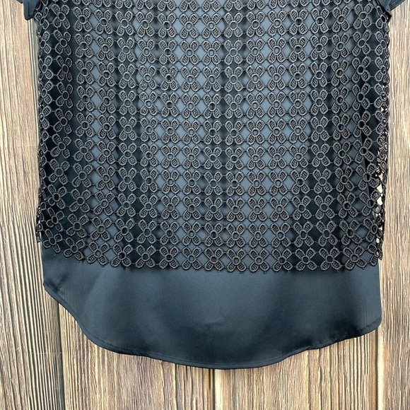 Ann Taylor Navy Blouse W/ Crochet Overlay & Gold Colored Zipper- Size XS - Picture 3 of 8